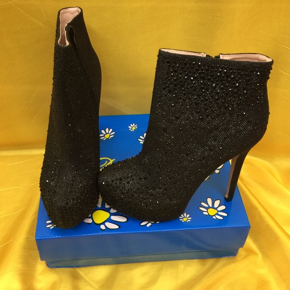 Shoes - Sexy black heel ALL SIZES